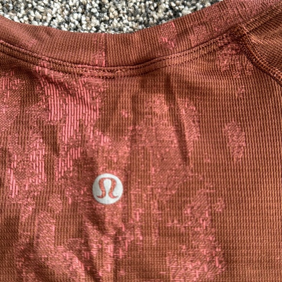 Lululemon long sleeve swiftly tech women’s size 8. - Picture 6 of 6